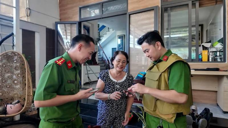 Nhiều hiệu quả tích cực từ chương trình “Cuối tuần đồng hành cùng Công an cơ sở” -5