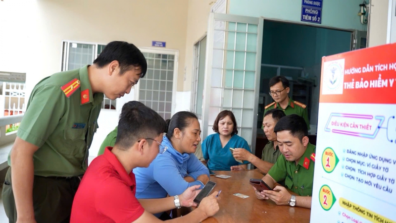 Nhiều hiệu quả tích cực từ chương trình “Cuối tuần đồng hành cùng Công an cơ sở” -6