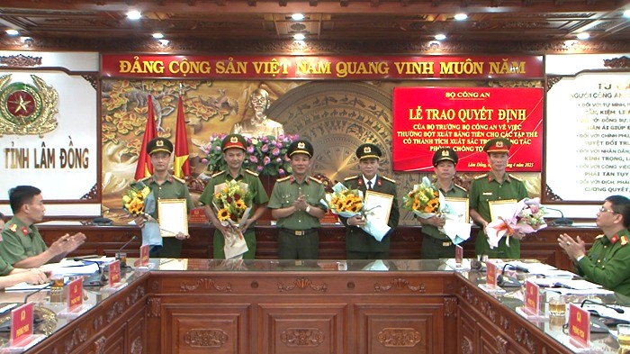 Bộ Công an khen thưởng nhiều đơn vị nghiệp vụ Công an tỉnh Lâm Đồng -0