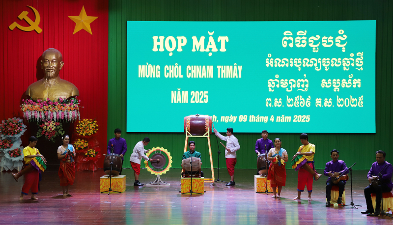 Bộ trưởng Bộ Dân tộc và Tôn giáo dự họp mặt, chúc Tết đồng bào Khmer tại tỉnh Trà Vinh -0