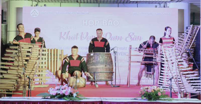 Đưa Ca kịch “Khát vọng Dam Săn” và chương trình “Tiếng gọi Cao Nguyên” đến Hà Nội -0