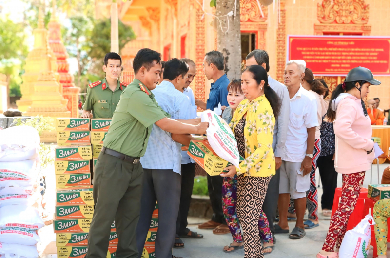 Để đồng bào Khmer Bạc Liêu đón Tết cổ truyền vui tươi, đầm ấm -0