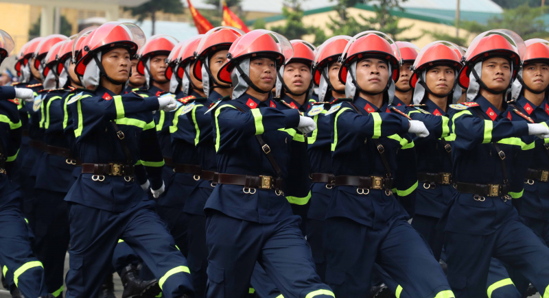 Hợp luyện các khối diễu binh, diễu hành trước Lễ kỷ niệm mừng Ngày non sông thống nhất  -0
