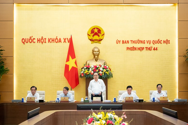 Phiên họp tập trung giải quyết khối lượng công việc lớp, chuẩn bị cho Kỳ họp thứ 9 -0