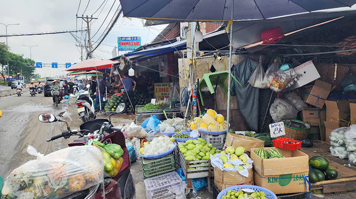 Khó dung hòa lợi ích các bên trước thực trạng đường không có vỉa hè -0