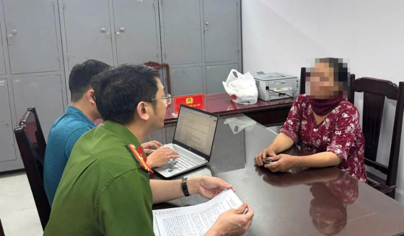 Dùng dao búa làm “đạo cụ” để tung hoang tin bị trộm gần 40 triệu đồng từ két sắt -0