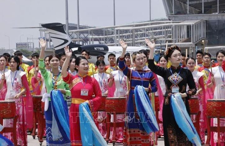 Tổng Bí thư, Chủ tịch nước Trung Quốc Tập Cận Bình đến Hà Nội, bắt đầu chuyến thăm cấp Nhà nước tới Việt Nam -1