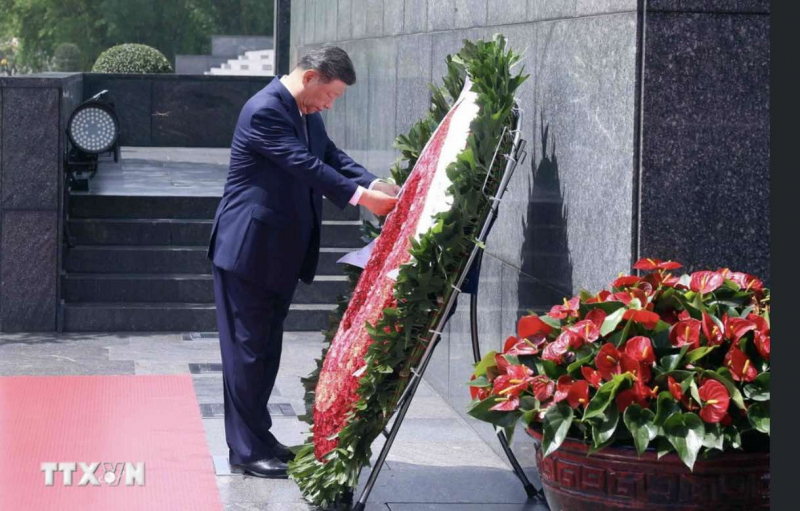 Tổng Bí thư, Chủ tịch nước Trung Quốc đặt vòng hoa và vào Lăng viếng Chủ tịch Hồ Chí Minh -0