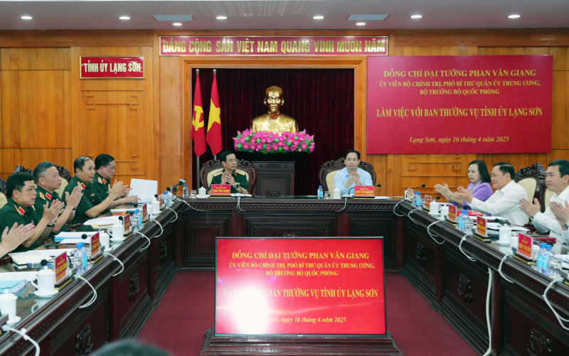 Tạo môi trường ổn định, thuận lợi để phát triển kinh tế - xã hội của địa phương -1