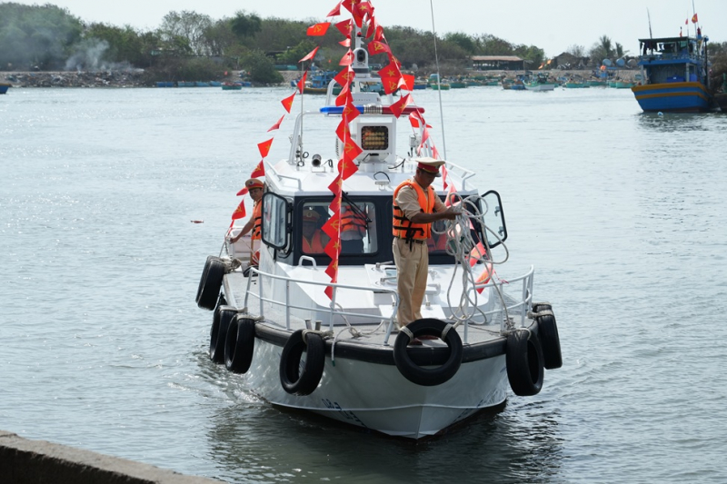 Bộ Công an tăng cường phương tiện tuần tra, kiểm soát ngư trường biển cho Công an Bình Thuận -0