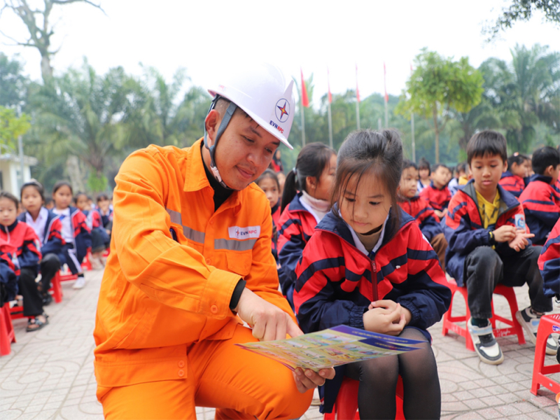 Sản lượng điện thương phẩm qúy I của EVNNPC đạt 22,889 tỷ kWh -0