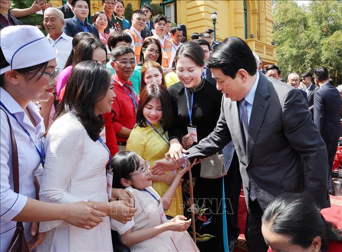 Chủ tịch nước Lương Cường gặp mặt các nhân vật trong chương trình 'Việc tử tế' -0