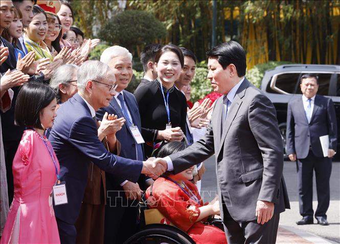 Chủ tịch nước Lương Cường gặp mặt các nhân vật trong chương trình 'Việc tử tế' -0