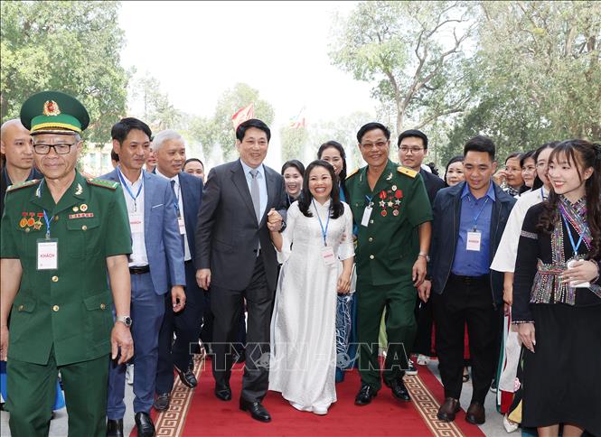Chủ tịch nước Lương Cường gặp mặt các nhân vật trong chương trình 'Việc tử tế' -0