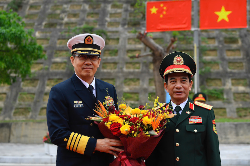 Bộ trưởng Phan Văn Giang hội đàm với Bộ trưởng Đổng Quân -0