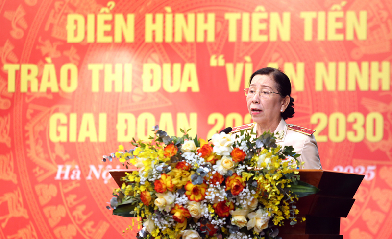 Ngọn lửa thi đua trên mặt trận giữ gìn an ninh chính trị nội bộ -0