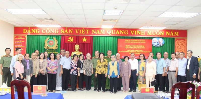 Lực lượng Điệp báo An ninh T4 họp mặt truyền thống nhân kỷ niệm 50 năm Ngày Giải phóng miền Nam -1