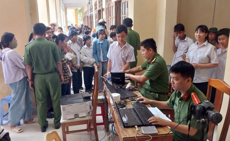 Người dân Cù Lao Chàm viết thư cảm ơn Công an ra đảo làm căn cước -0