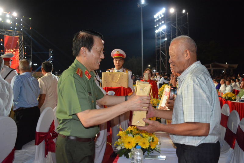 Cảm xúc sâu lắng và khởi dậy niềm tự hào với những “Ký ức để lại” không bao giờ quên -4