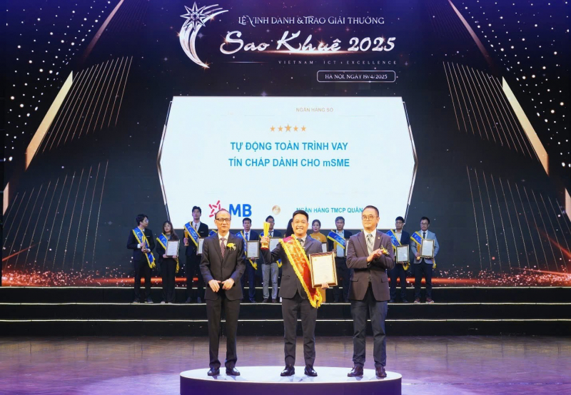 BIZ MBBank giành 3 giải Sao Khuê nhờ công nghệ AI và dữ liệu lớn -0