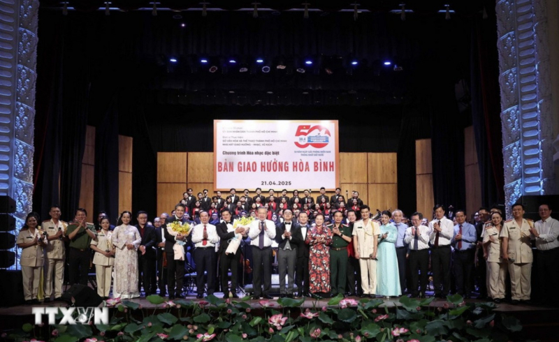 Tổng Bí thư Tô Lâm dự Chương trình hòa nhạc đặc biệt “ Bản giao hưởng hòa bình” -1