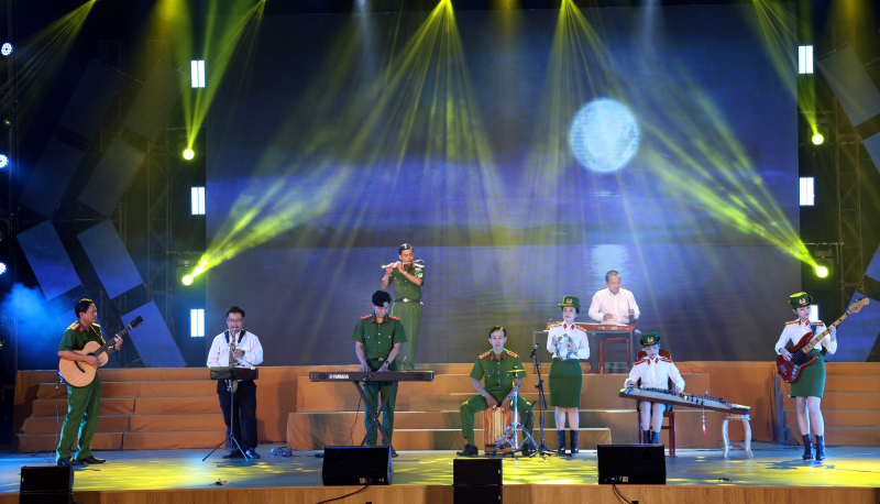 Khai mạc Hội diễn Nghệ thuật quần chúng Công an nhân dân lần thứ XIII năm 2025 khu vực IV, tại Kiên Giang -1