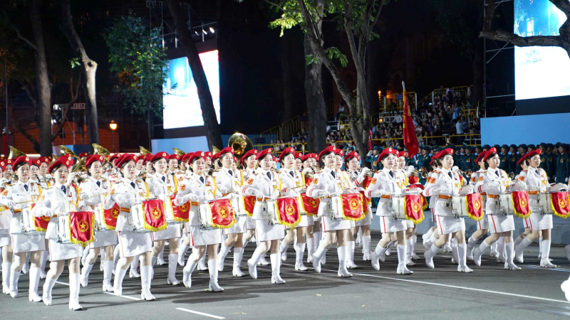 Đặc sắc hợp luyện diễu binh, diễu hành kỷ niệm 50 năm Ngày Giải phóng miền Nam -4