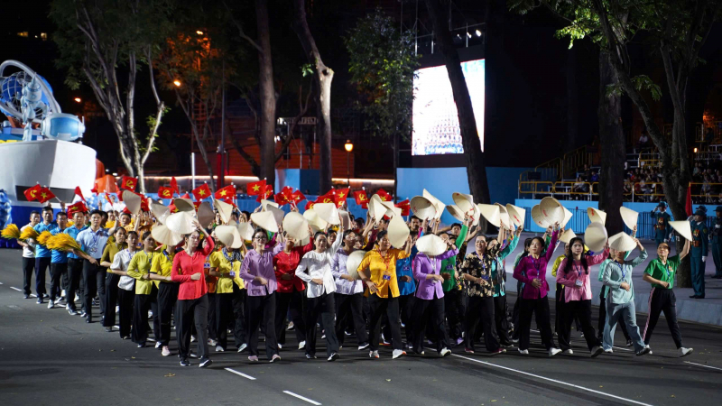 Đặc sắc hợp luyện diễu binh, diễu hành kỷ niệm 50 năm Ngày Giải phóng miền Nam -5