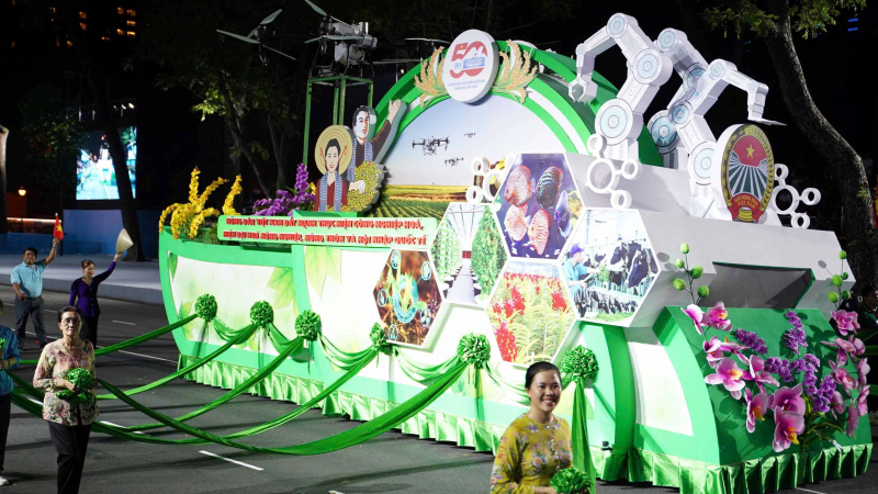 Đặc sắc hợp luyện diễu binh, diễu hành kỷ niệm 50 năm Ngày Giải phóng miền Nam -7