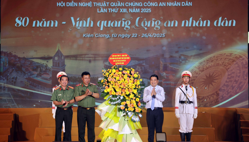 Khai mạc Hội diễn Nghệ thuật quần chúng Công an nhân dân lần thứ XIII năm 2025 khu vực IV, tại Kiên Giang -0