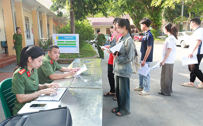 Gần 700 thí sinh ở Lạng Sơn khám sức khỏe sơ tuyển vào các trường CAND