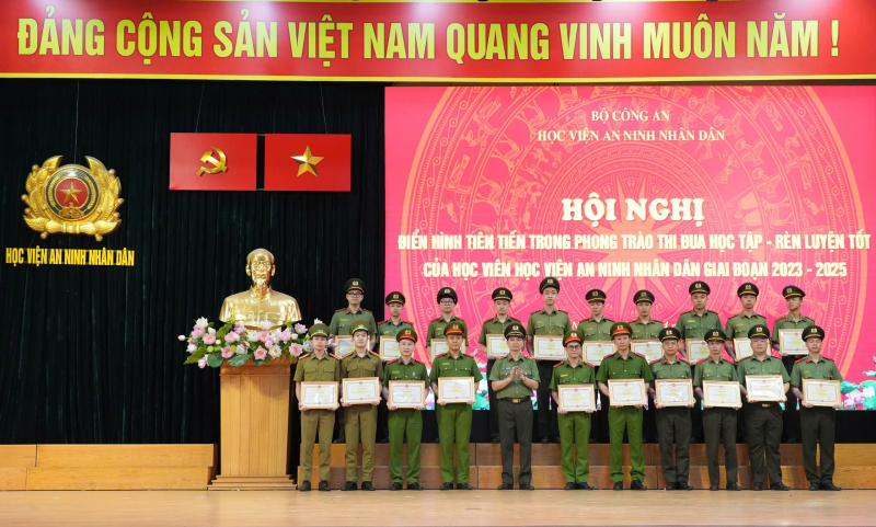 Học viện ANND tuyên dương học viên xuất sắc trong phong trào thi đua 