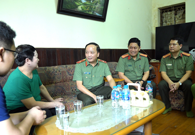 Thăm hỏi, tri ân gia đình các đồng chí cố lãnh đạo Bộ Công an -0