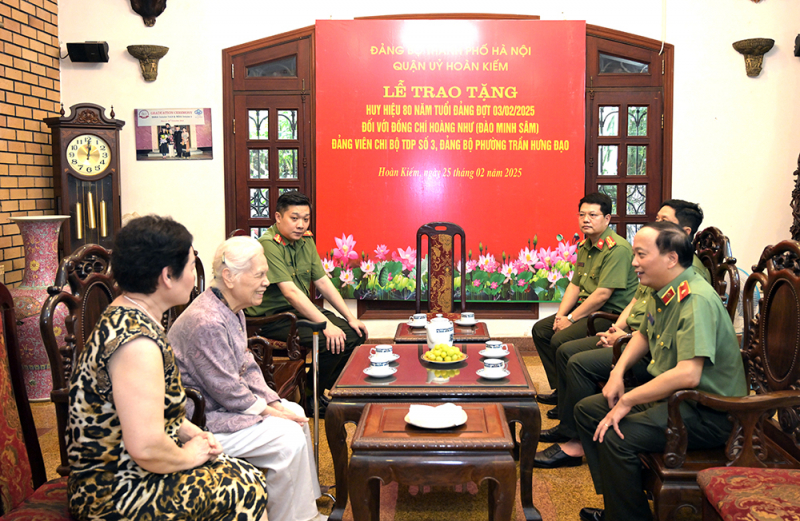 Thăm hỏi, tri ân gia đình các đồng chí cố lãnh đạo Bộ Công an -0
