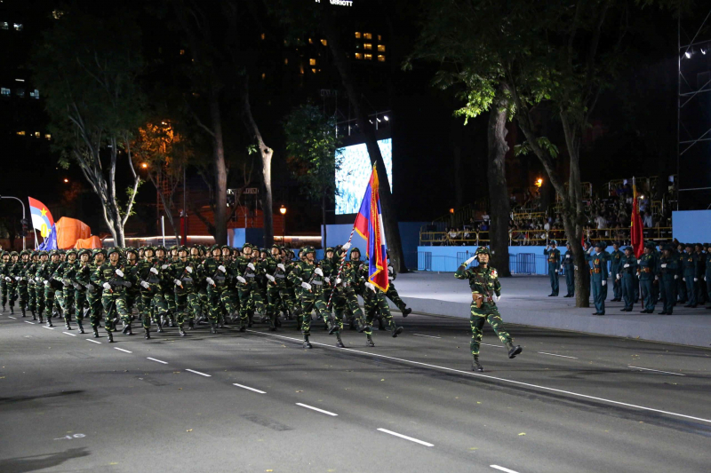 Đặc sắc hợp luyện diễu binh, diễu hành kỷ niệm 50 năm Ngày Giải phóng miền Nam -2