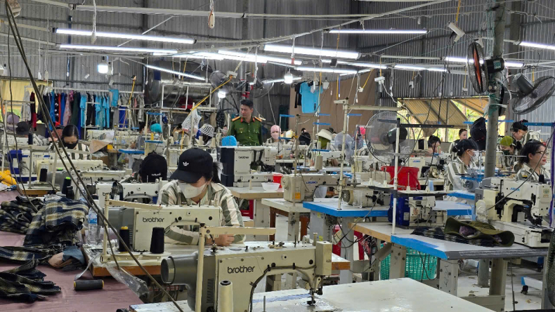 Niềm vui trước ngày đặc xá -0