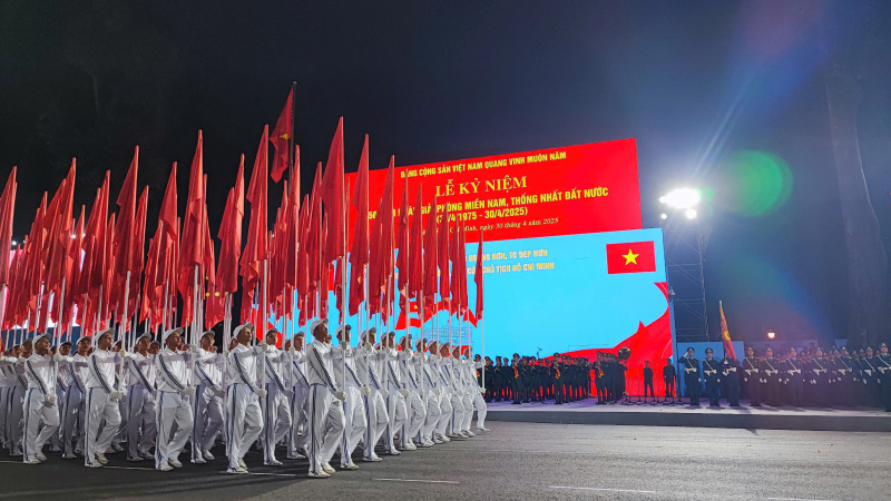 Tổng hợp luyện diễu binh, diễu hành lần thứ 2 diễn ra thuận lợi -8