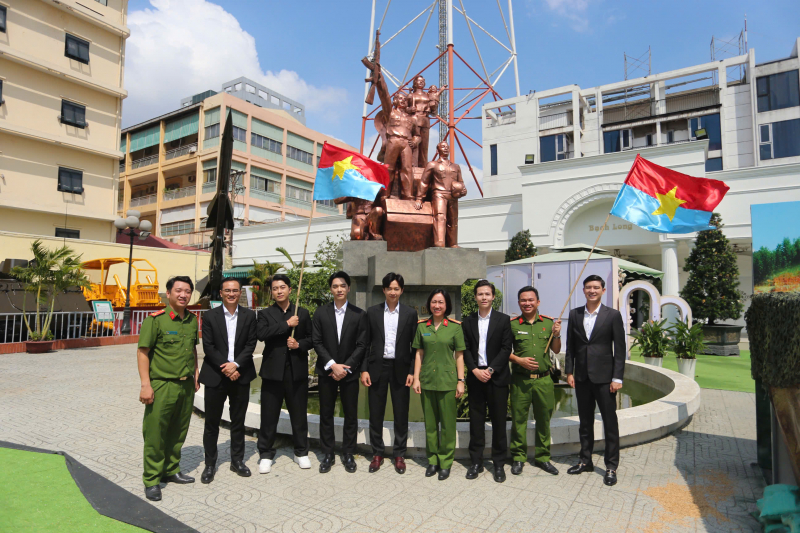 Ciudad Ho Chi Minh: Jóvenes artistas y soldados en el viaje “Tras las huellas de los héroes…” -4