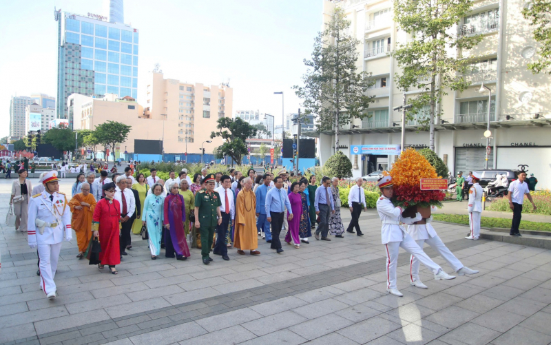 TP Hồ Chí Minh tôn vinh 60 cá nhân tiêu biểu trong sự nghiệp xây dựng, bảo vệ và phát triển thành phố -0