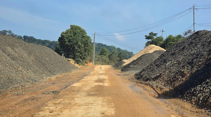 Thi công đường nối Kon Tum - Quảng Ngãi nguy cơ mất an toàn giao thông -0