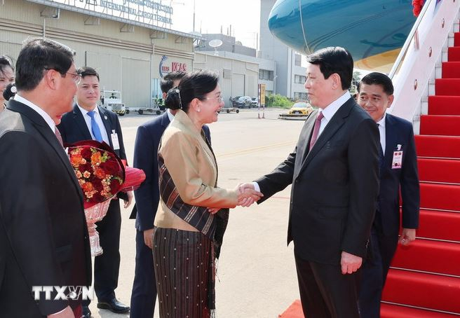 Chủ tịch nước Lương Cường đến Vientiane, bắt đầu thăm cấp Nhà nước đến Lào -0