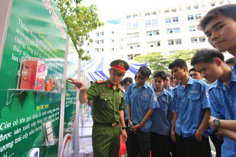 Trang bị “hệ miễn dịch” cho học sinh, sinh viên trước hiểm họa, cám dỗ từ ma túy -1