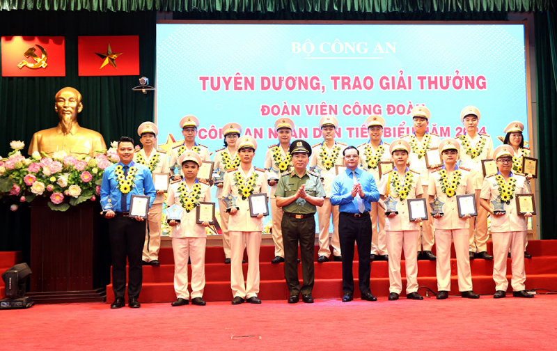 Bộ Công an tuyên dương, trao giải thưởng 