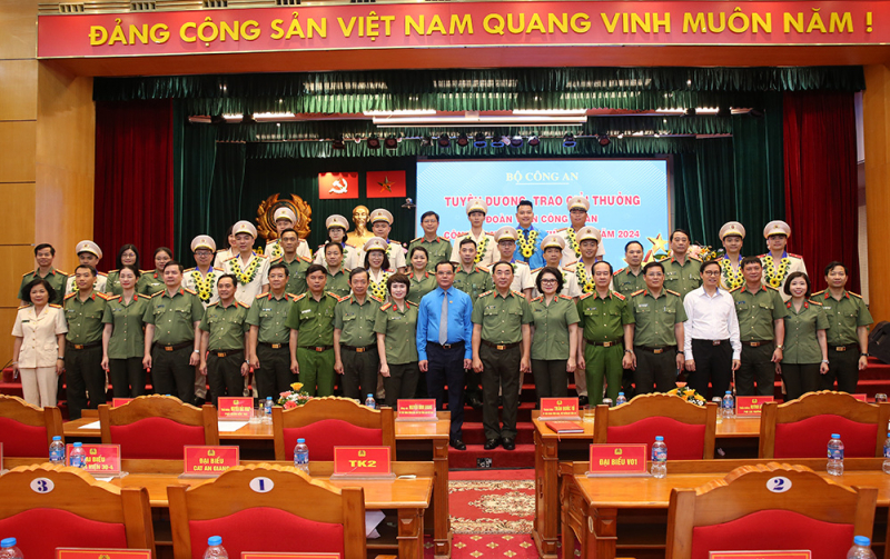 Bộ Công an tuyên dương, trao giải thưởng 