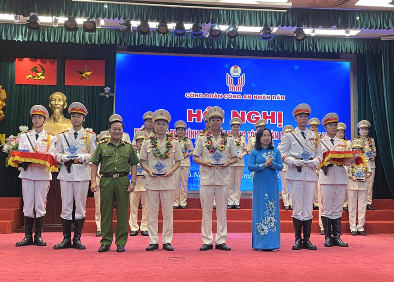 Biểu dương 20 tập thể, 80 cá nhân điển hỉnh tiên tiến trong Công đoàn CAND giai đoạn 2020-2025 -1