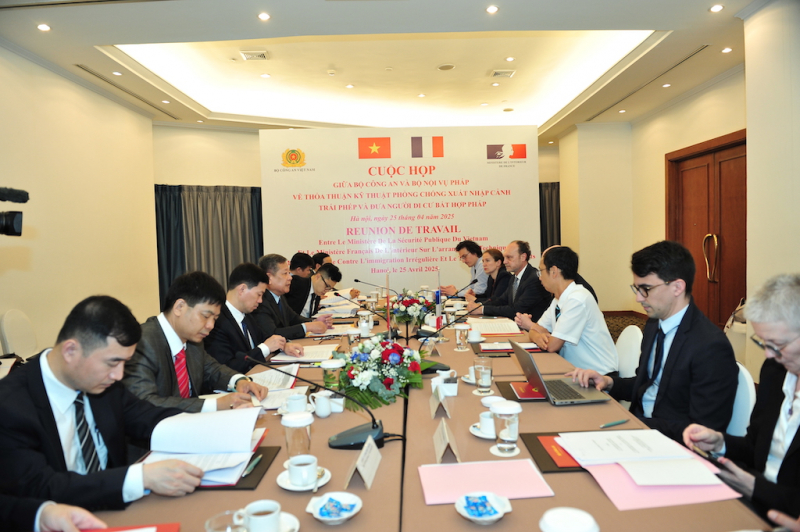 Bộ Công an và Bộ Nội vụ Pháp thoả thuận kỹ thuật phòng, chống xuất nhập cảnh trái phép -0