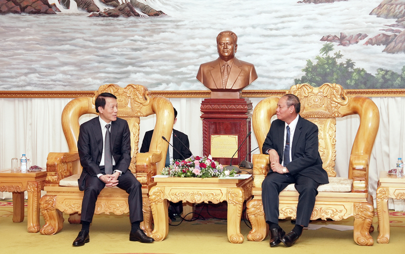 Bộ trưởng Lương Tam Quang chào xã giao Phó Thủ tướng, Bộ trưởng Bộ Công an Lào Vilay Lakhamphong -0
