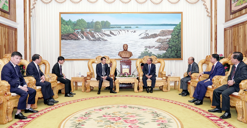 Bộ trưởng Lương Tam Quang chào xã giao Phó Thủ tướng, Bộ trưởng Bộ Công an Lào Vilay Lakhamphong -0