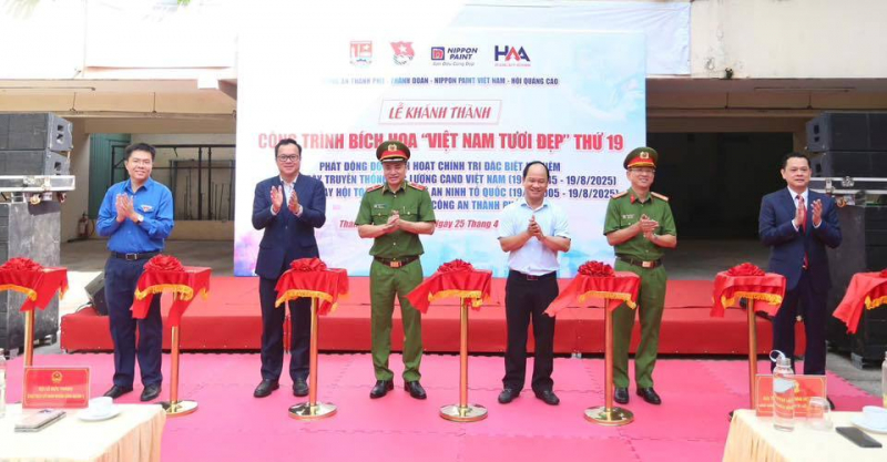 Công an TP Hồ Chí Minh khánh thành công trình bích họa “Việt Nam tươi đẹp” thứ 19 -0