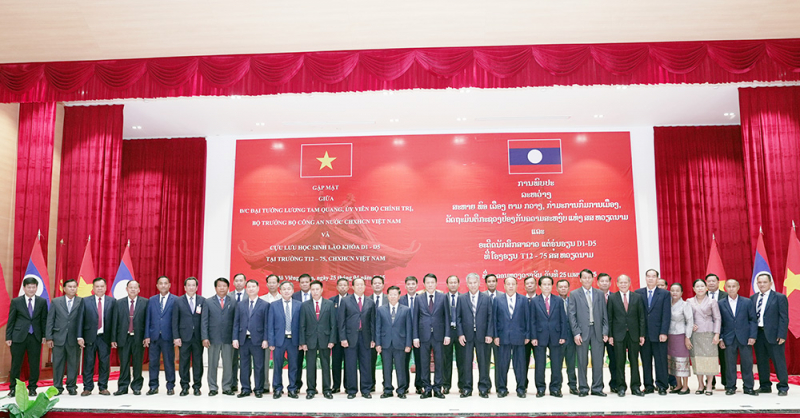 Bộ trưởng Lương Tam Quang gặp mặt cựu học viên Trường T12-75 -0